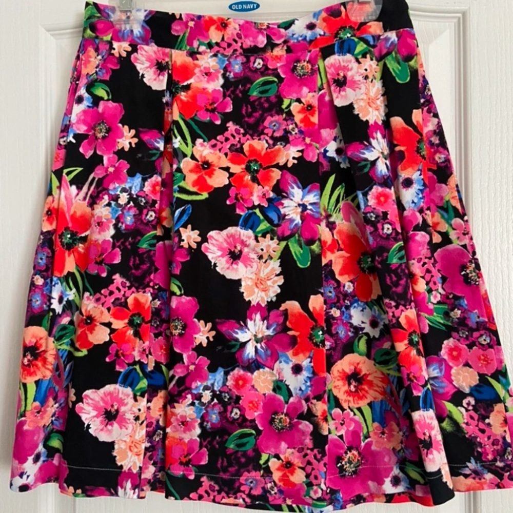 89th & Madison Women's A-Line Floral Skirt - Black and Pink
